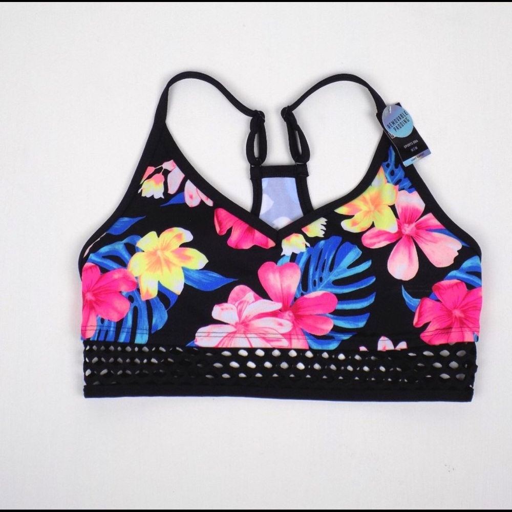 Victoria’s Secret PINK Ultimate Sports bra- size Medium NWOT